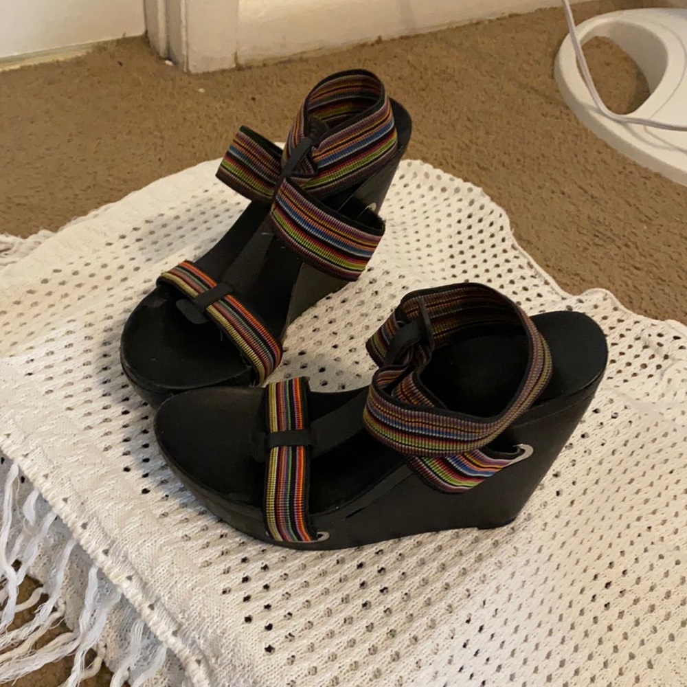Wedge shoes